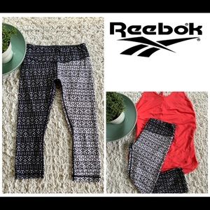 Reebok Capris Cropped Leggings Athletic Tights Yoga Pants Gym Wear Small